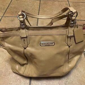 Coach tan leather purse, excellent used condition